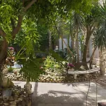 Artemisia Domus - Giardino