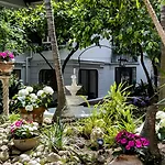 بيت ضيافة Artemisia Domus - Giardino 4*