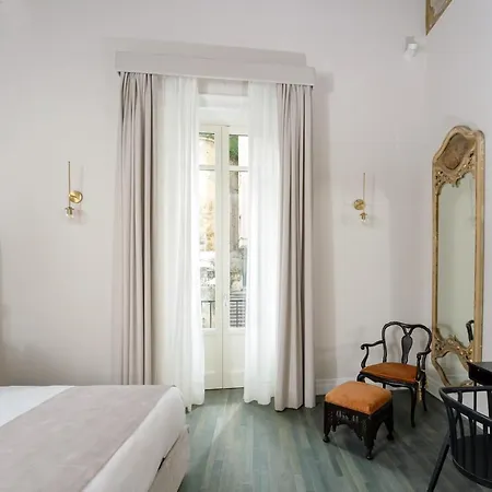 Guest house Artemisia Domus - Giardino Naples