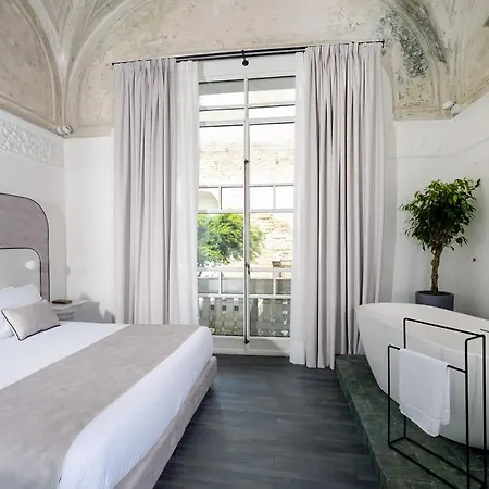 Artemisia Domus - Giardino Guest house *