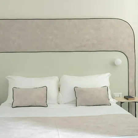 Artemisia Domus - Giardino Guest house