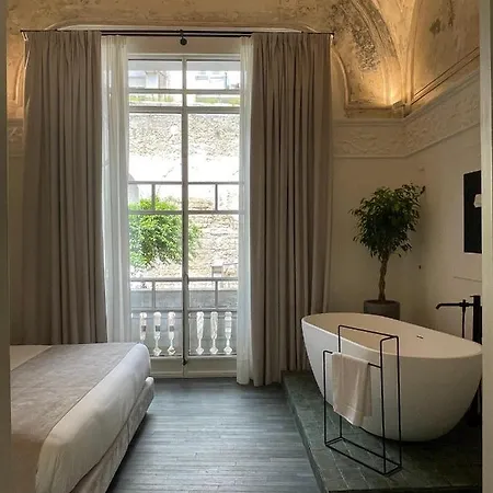 Artemisia Domus - Giardino Guest house *